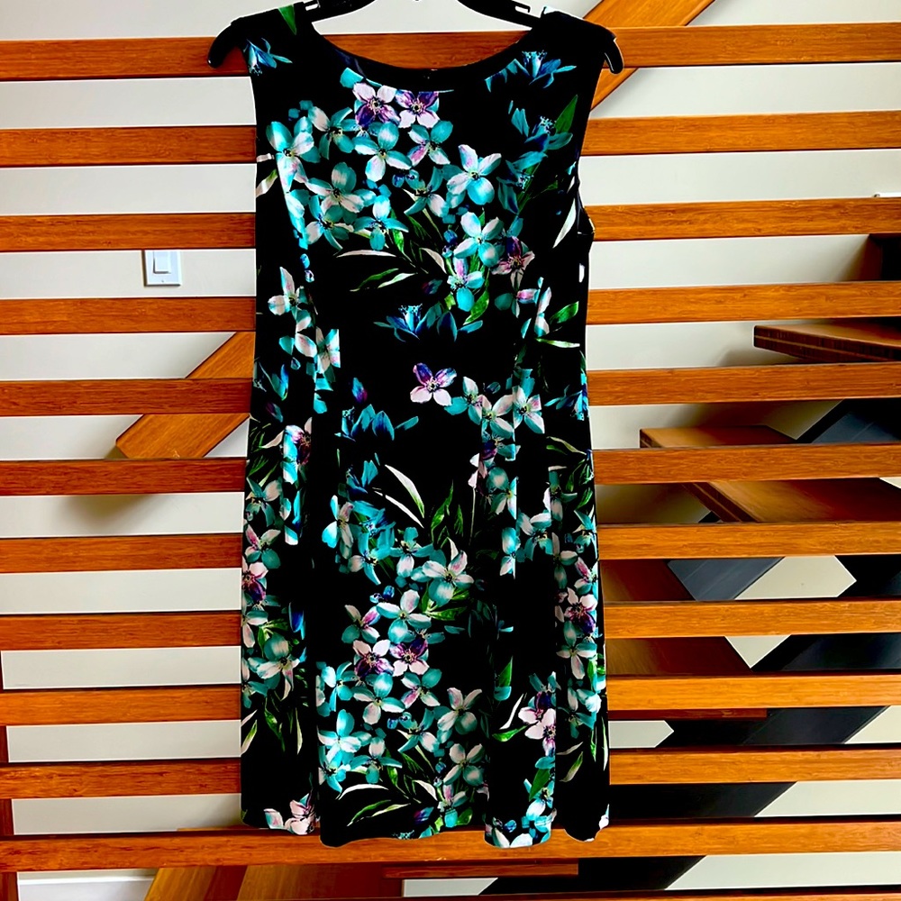Connected Apparel size 8P black dress with flower pattern and pockets